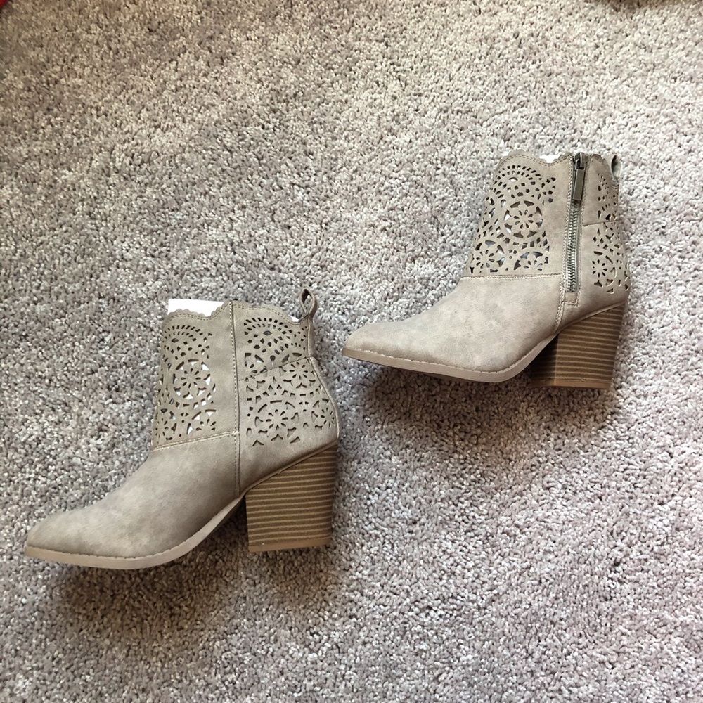 Francesca’s Booties - Picture 4 of 9